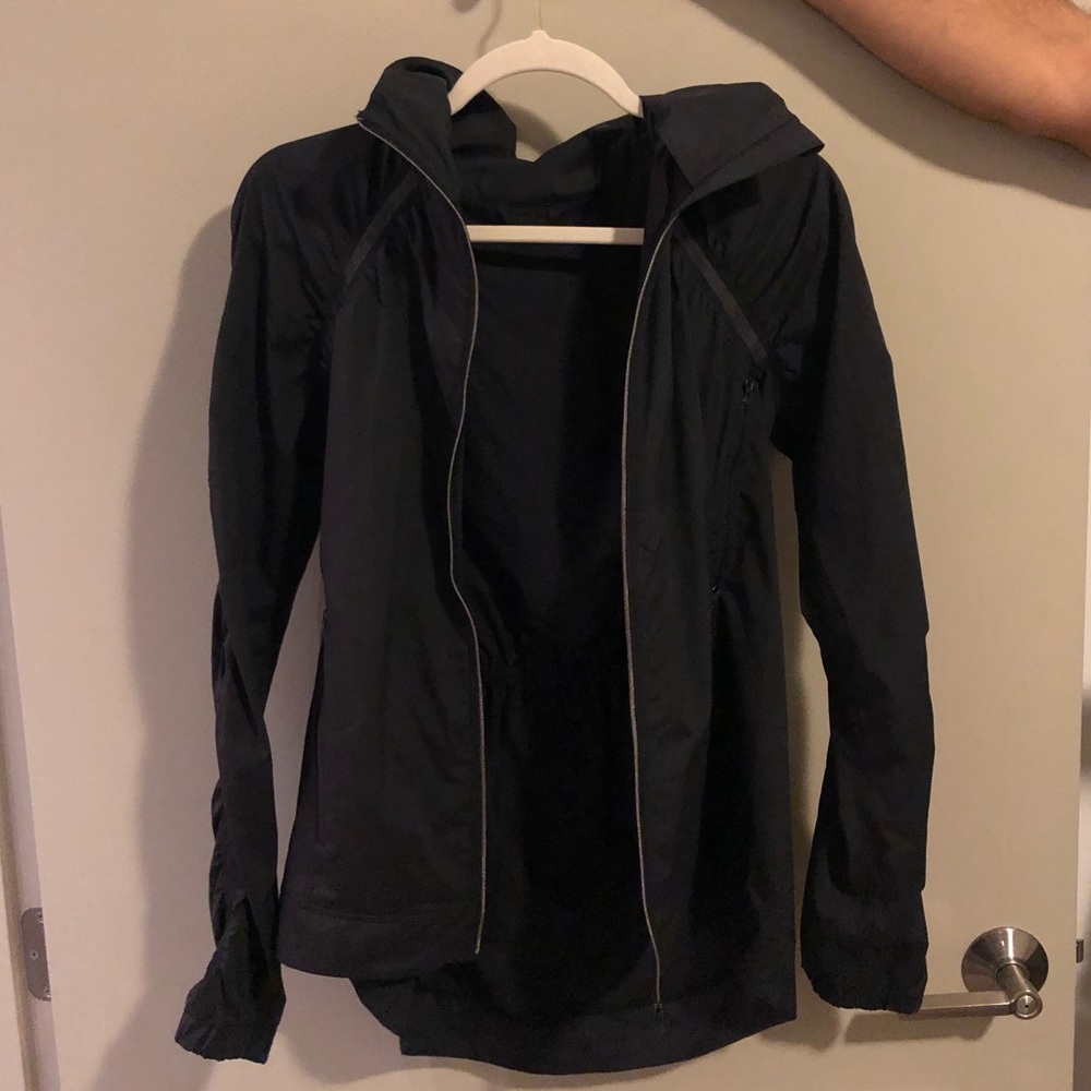 COPY - Lululemon windbreaker